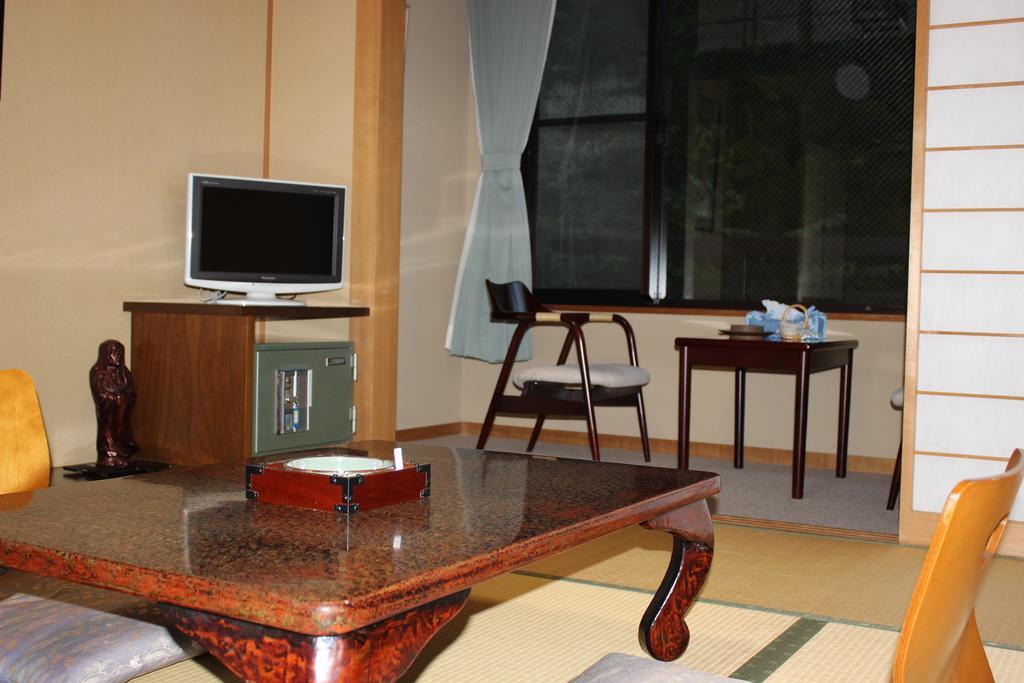 Ryokan Tanaka Такаяма Экстерьер фото